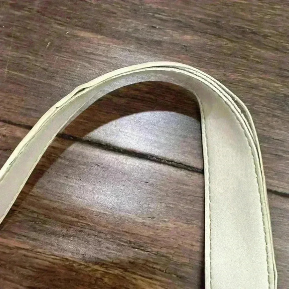 Badgley Mischka Ivory Handbag - Picture 4 of 5